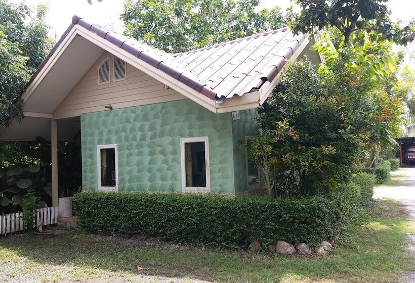 Hotelli Praw Fan Resort