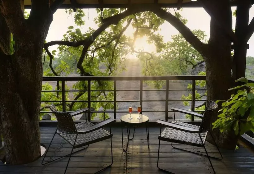 Hotelli Pugdundee Safaris   Pench Tree Lodge