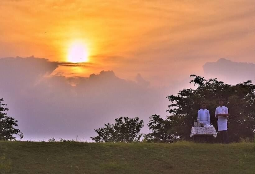 בית מלון כפרי Pugdundee Safaris   Pench Tree Lodge