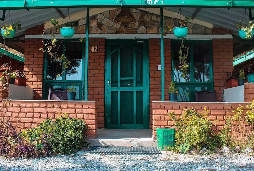 هتل Room On The Roof By Himalayan Eco Lodges