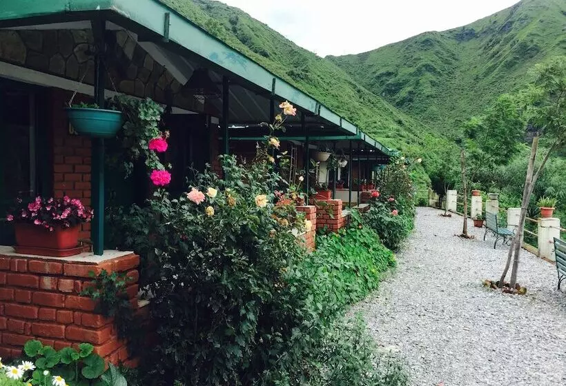 هتل Room On The Roof By Himalayan Eco Lodges