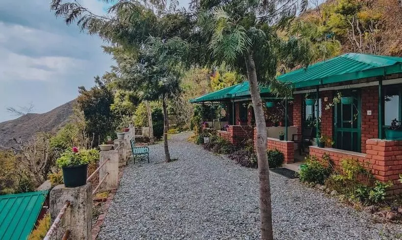 هتل Room On The Roof By Himalayan Eco Lodges