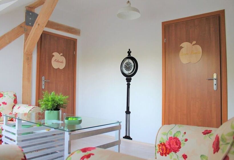 교외 호텔 Błędowskie Rosy