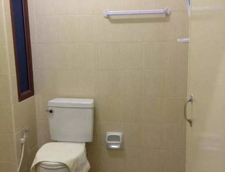 Hotelli Sukkasem Guesthouse Thungsong