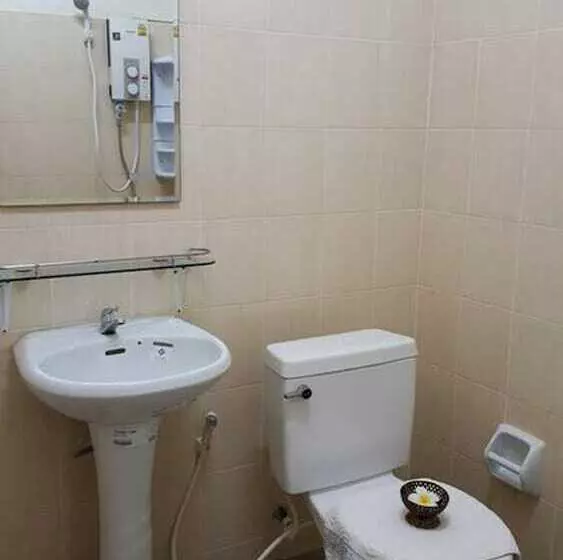 Hotelli Sukkasem Guesthouse Thungsong