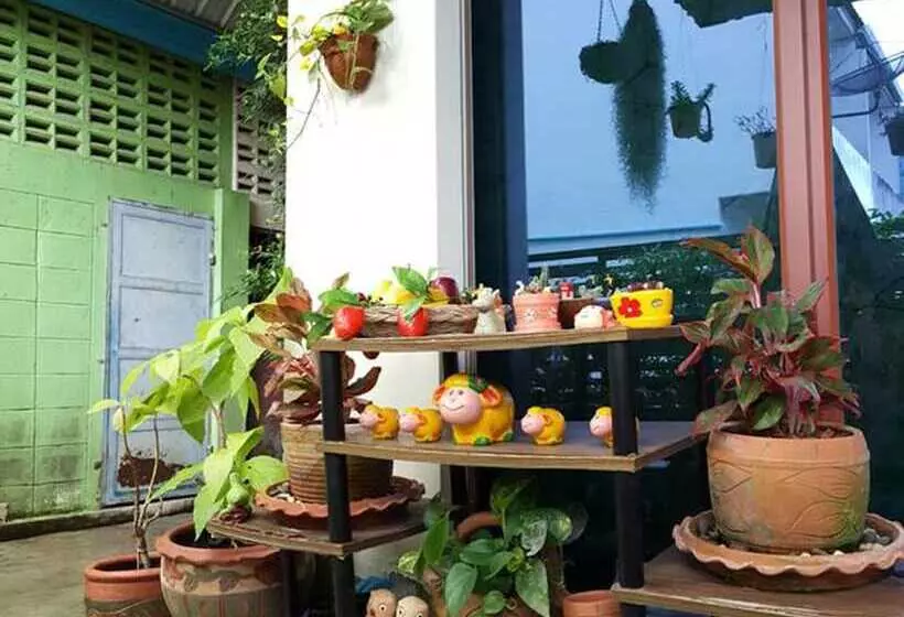 Hotelli Sukkasem Guesthouse Thungsong