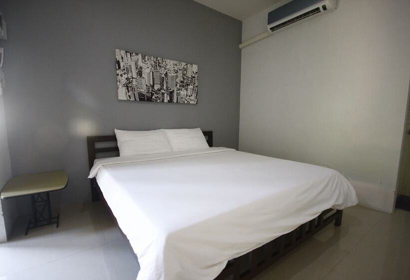 酒店 The Resort Kabinburi