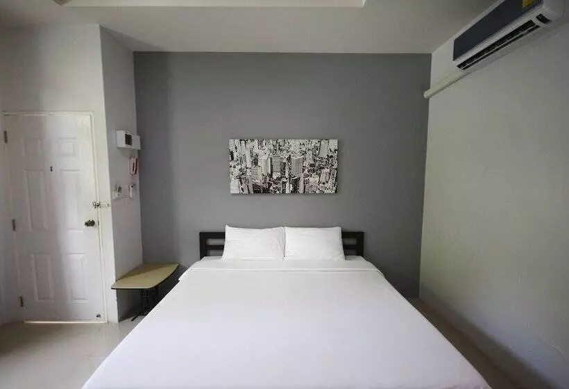 Hotelli The Resort Kabinburi