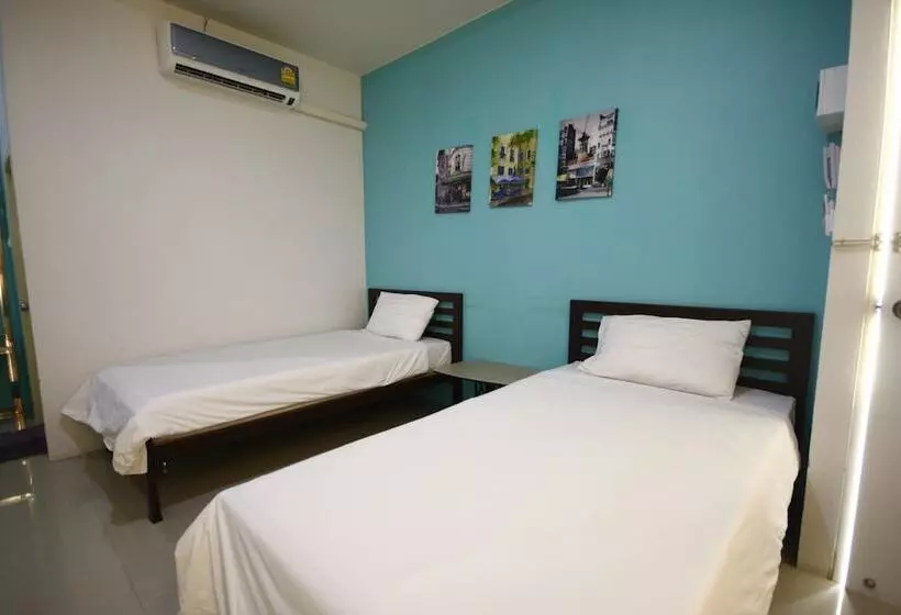 Hotelli The Resort Kabinburi