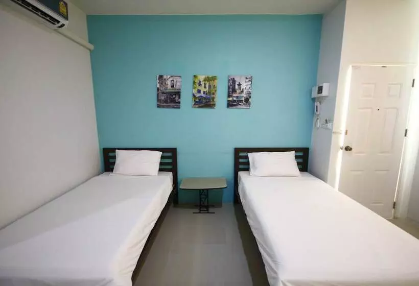 Hotelli The Resort Kabinburi