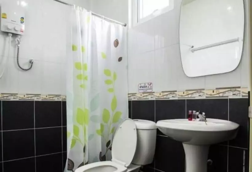 Hotelli The Resort Kabinburi