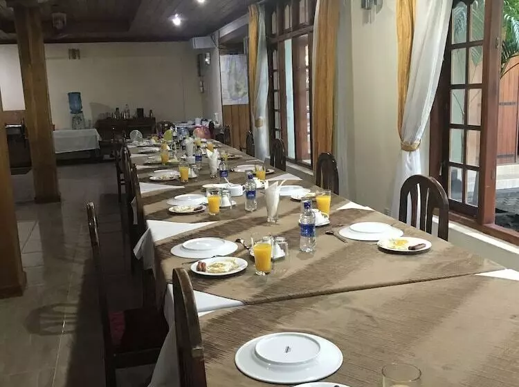 هتل Tikiri Villa Eco Resort