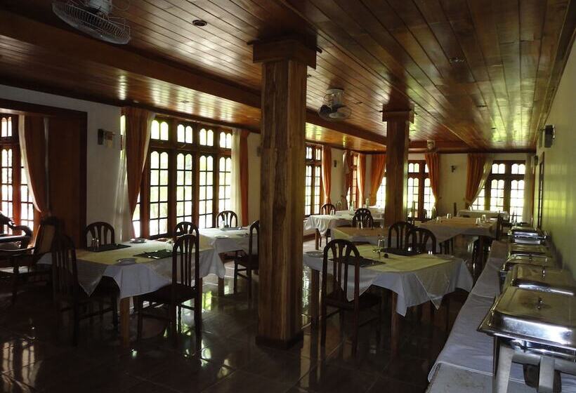 בית מלון כפרי Tikiri Villa Eco Resort