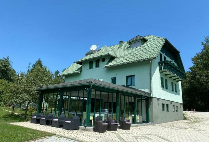 בית מלון כפרי Villa Lika Annex