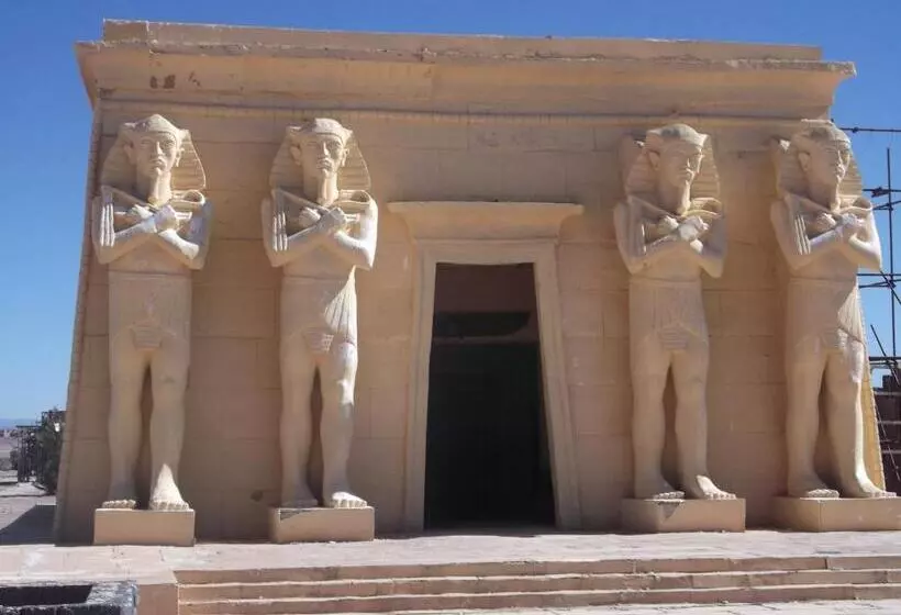 Majatalo Kasbah Ounila