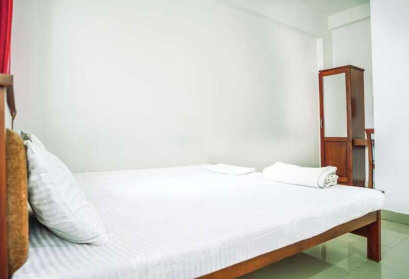 Pension (Hôtel basse catégorie) Kay Kay Residency