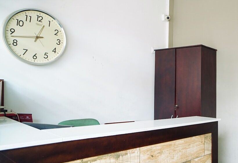 Pension (Hôtel basse catégorie) Kay Kay Residency