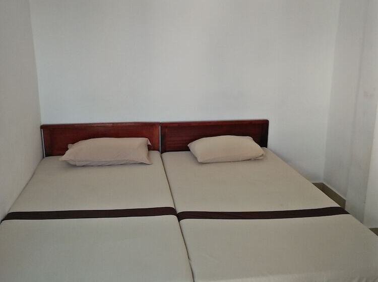 Pension (Hôtel basse catégorie) Kay Kay Residency