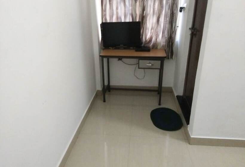 Pension (Hôtel basse catégorie) Kay Kay Residency