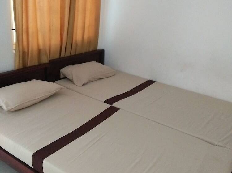 Pension (Hôtel basse catégorie) Kay Kay Residency