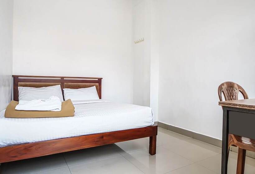 Pension (Hôtel basse catégorie) Kay Kay Residency