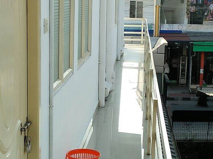 Pension (Hôtel basse catégorie) Kay Kay Residency