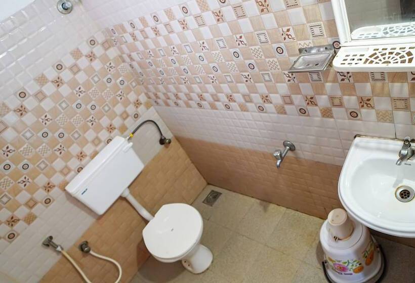 Pension (Hôtel basse catégorie) Kay Kay Residency