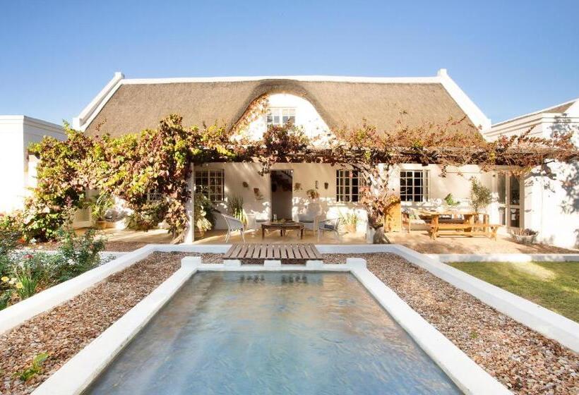 פנסיון The Grand Marigold