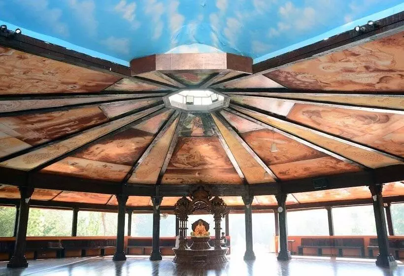 Lomakeskus Govardhan Eco Village