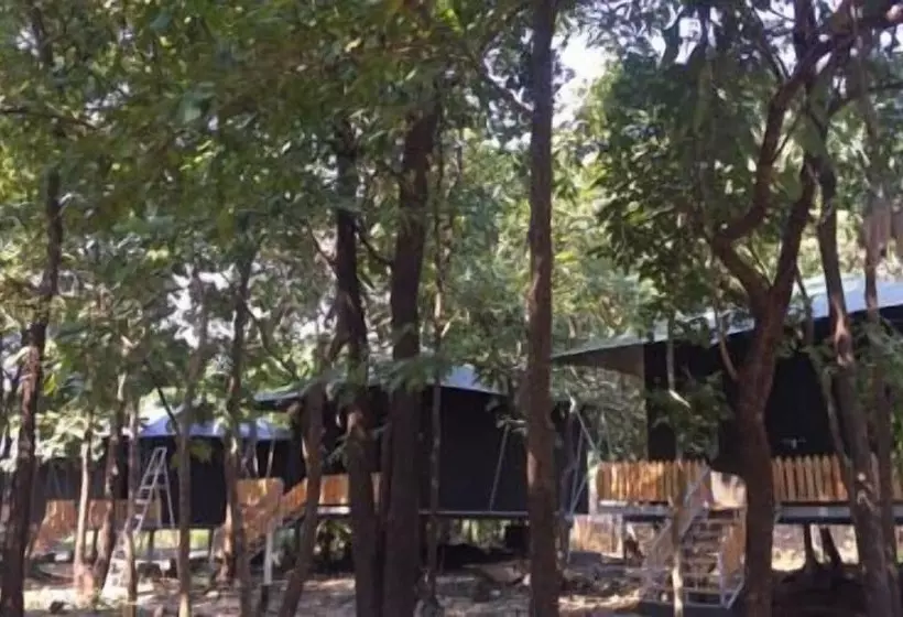 Lomakeskus Govardhan Eco Village