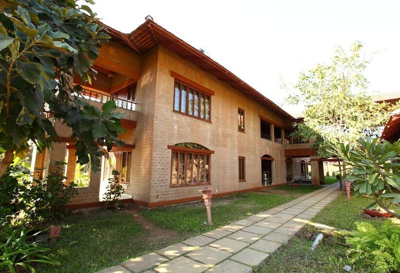 リゾートホテル Govardhan Eco Village