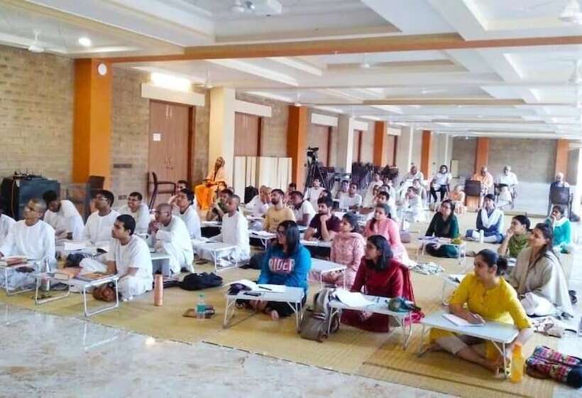 リゾートホテル Govardhan Eco Village