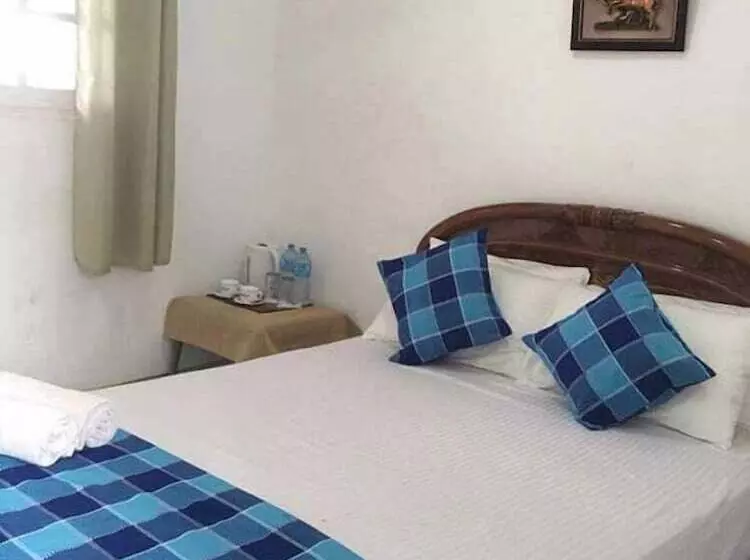 River Side Hotel Katunayake