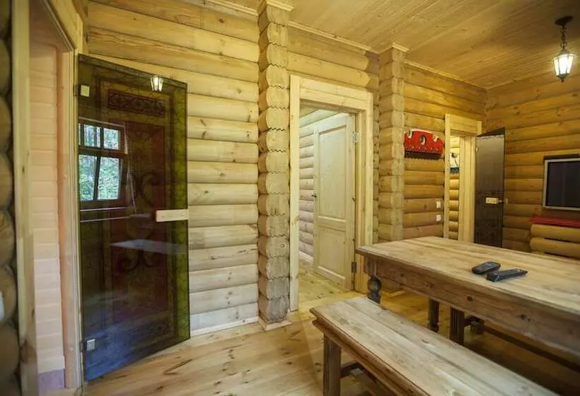 Shishki Na Lampushke   Russkaya Derevnya