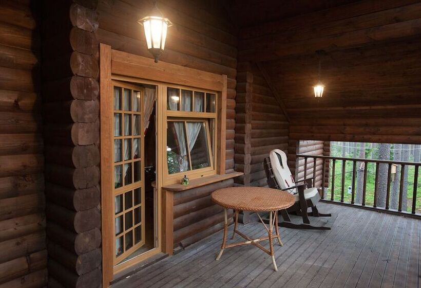 Shishki Na Lampushke   Russkaya Derevnya