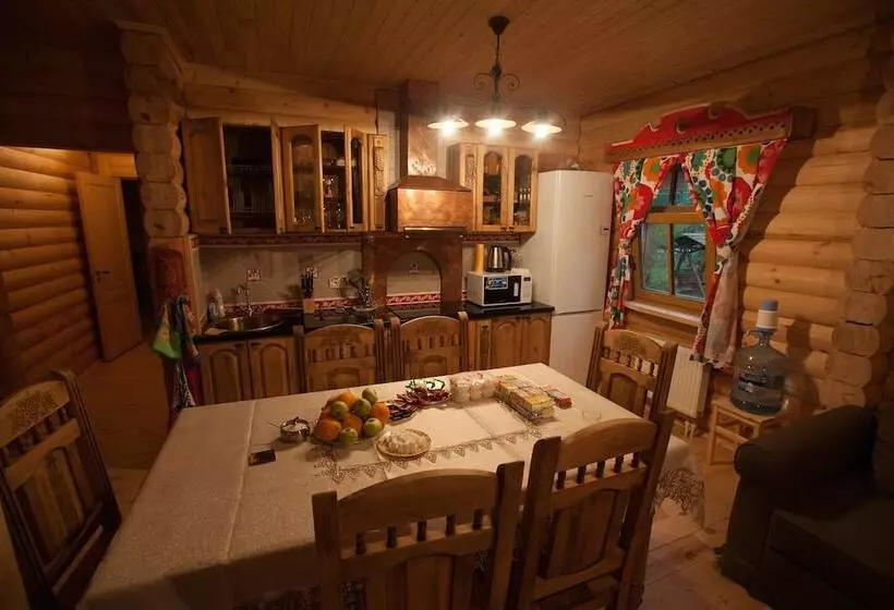 Shishki Na Lampushke   Russkaya Derevnya