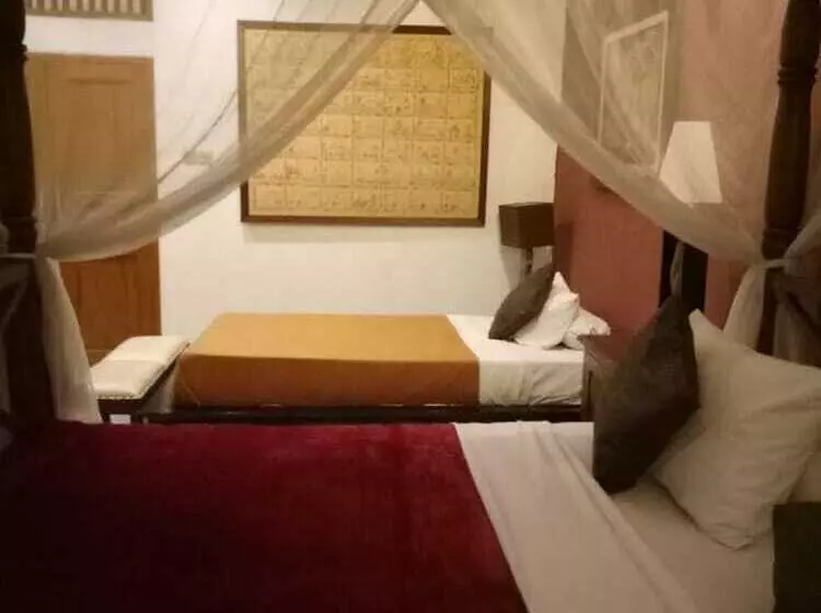 ベッドアンドブレックファースト Kembang Guest House