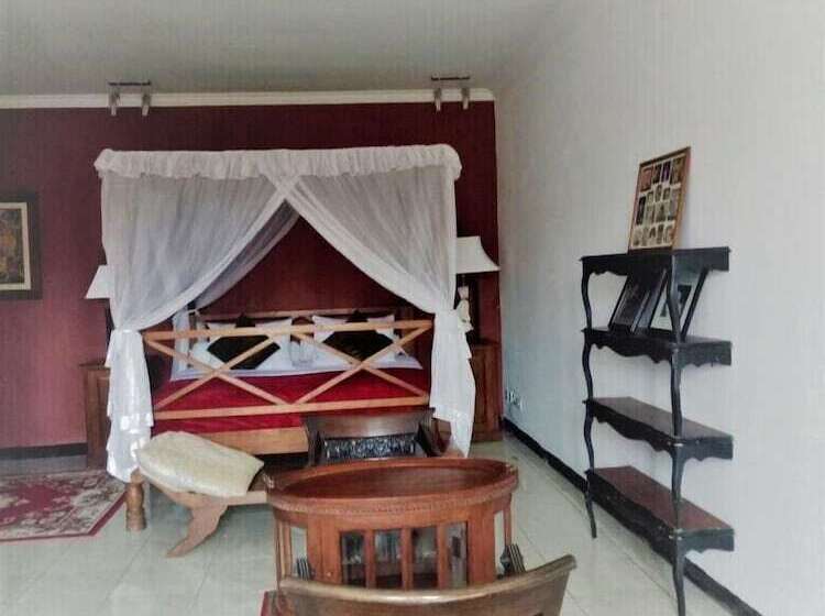 Bed and Breakfast Kembang Guest House