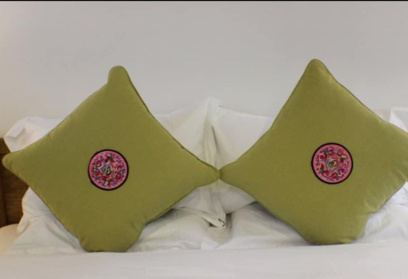 Chuxiong Courtyard China Theme Hostel