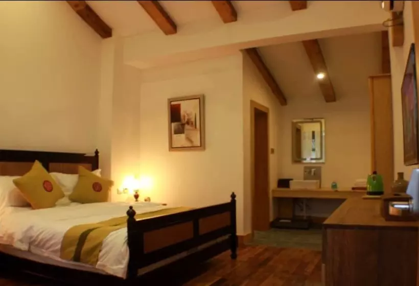 Chuxiong Courtyard China Theme Hostel