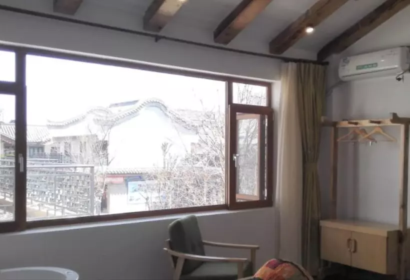 Chuxiong Courtyard China Theme Hostel