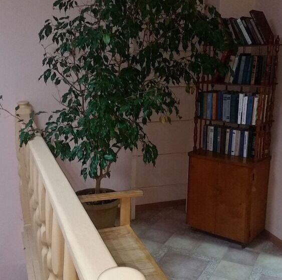 여관 Gostiniy Dom Zheleznogorskiy