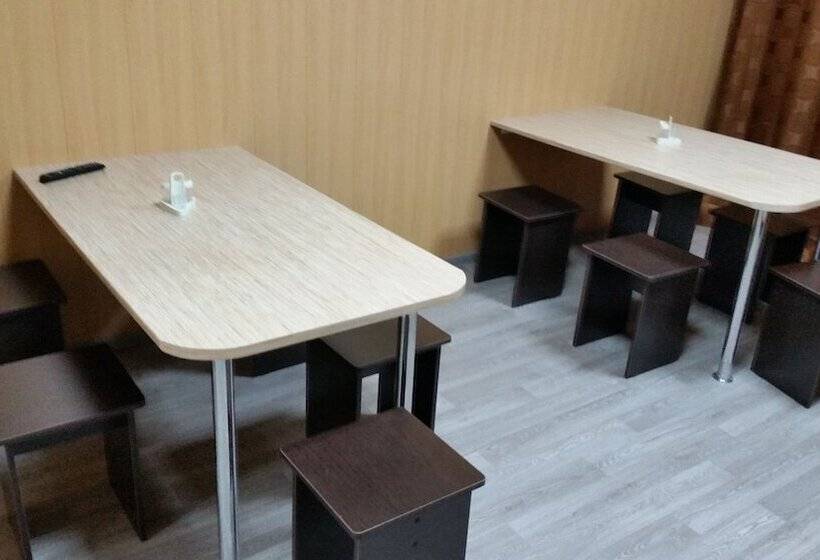 여관 Gostiniy Dom Zheleznogorskiy