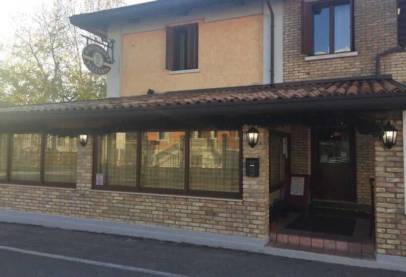 여관 Ristorante La Stazione