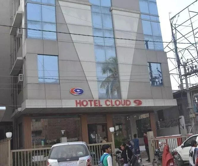 Hotel Cloud 9