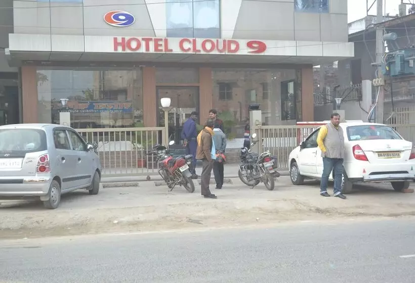 Hotel Cloud 9