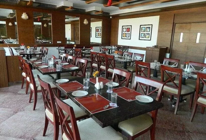 Hotelli Keshav Clarks Inn