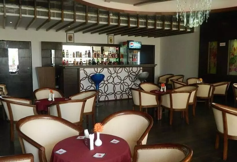 Hotelli Keshav Clarks Inn