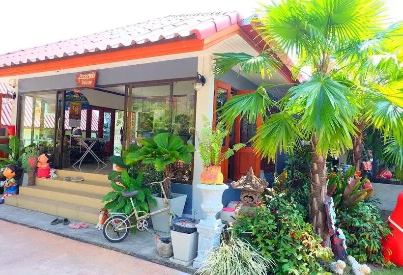 ホテル Meena Garden Resort