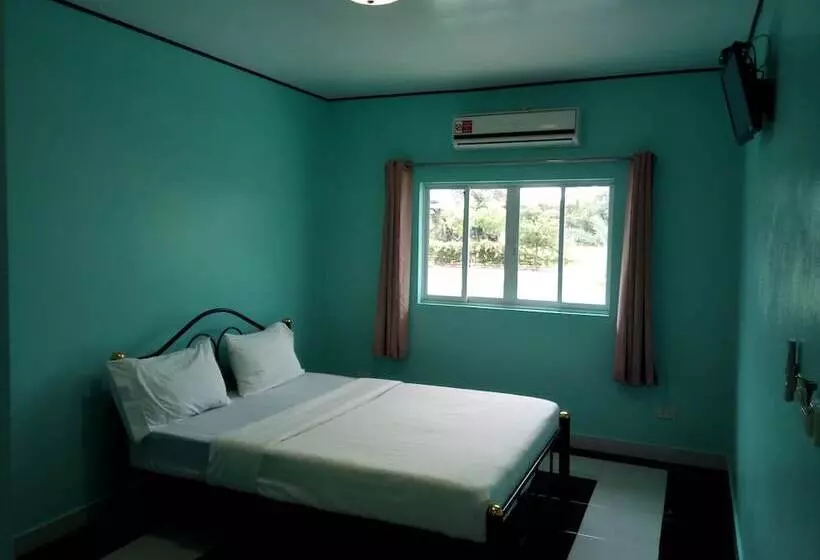 ホテル Onanong Resort